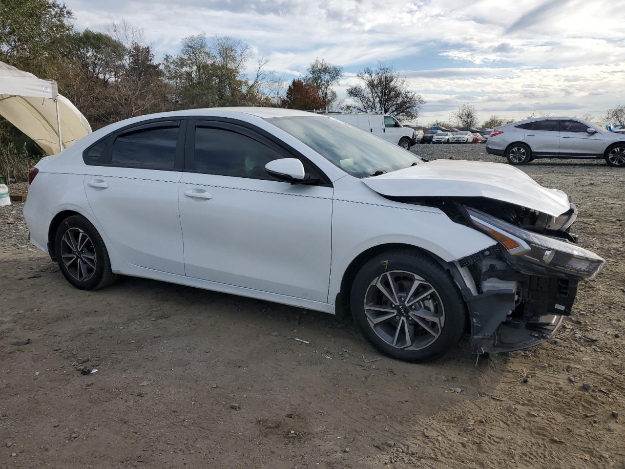 2022 KIA Forte VIN 3KPF24AD9NE475965 Copart auction photo, front end / minor dent/scratches damage thumbnail 4