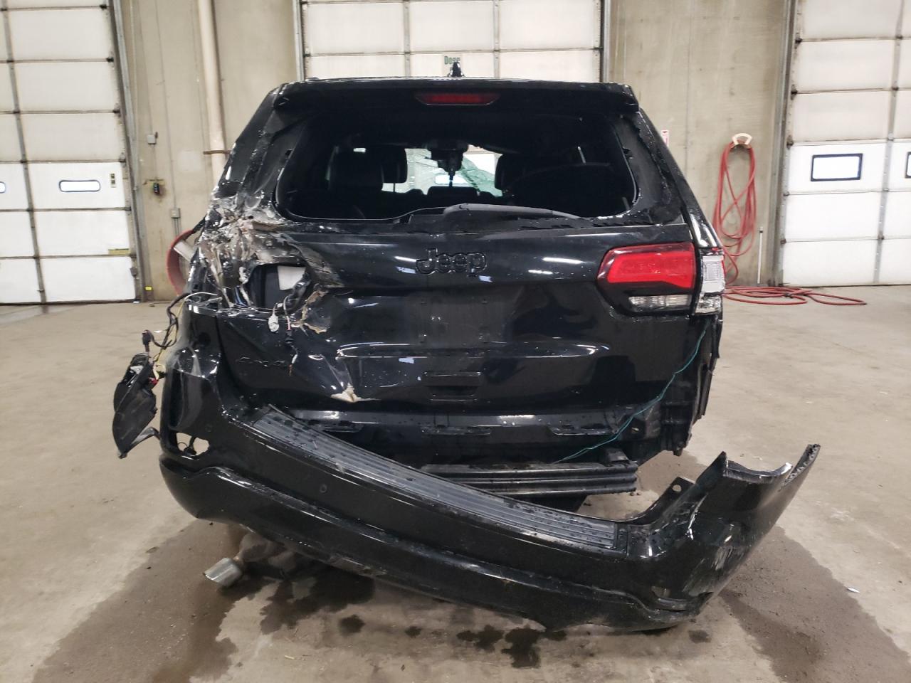 2018 Jeep Grand Cherokee VIN 1C4RJFAG6JC383428 Copart auction photo, all over damage thumbnail 6