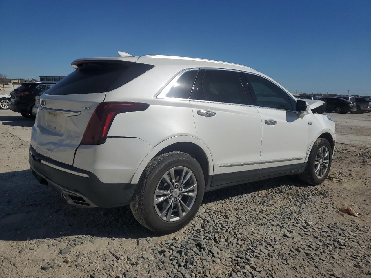 2021 Cadillac XT5 VIN 1GYKNCRSXMZ135949 Copart auction photo, front end / rear end damage thumbnail 3