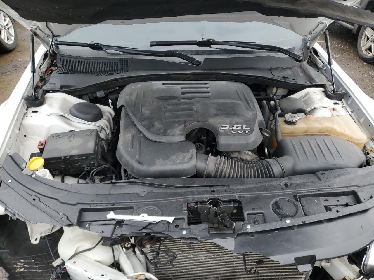 2015 Chrysler 300 VIN 2C3CCAGG4FH922857 Copart auction photo, front end / side damage thumbnail 11