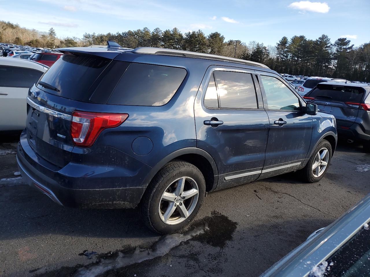 2017 Ford Explorer VIN 1FM5K8DHXHGA30829 Copart auction photo, rear end / front end damage thumbnail 3