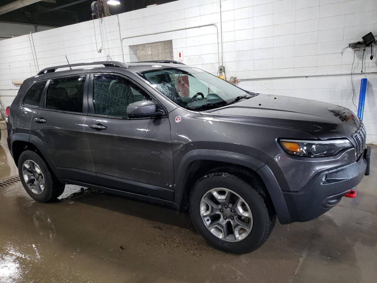 2019 Jeep Cherokee VIN 1C4PJMBN8KD177015 Copart auction photo, minor dent/scratches damage thumbnail 4