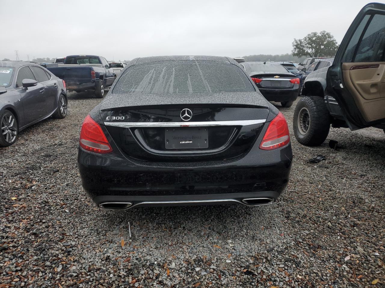 2017 Mercedes-Benz C-klasse VIN 55SWF4JB2HU215858 Copart auction photo, front end damage thumbnail 6