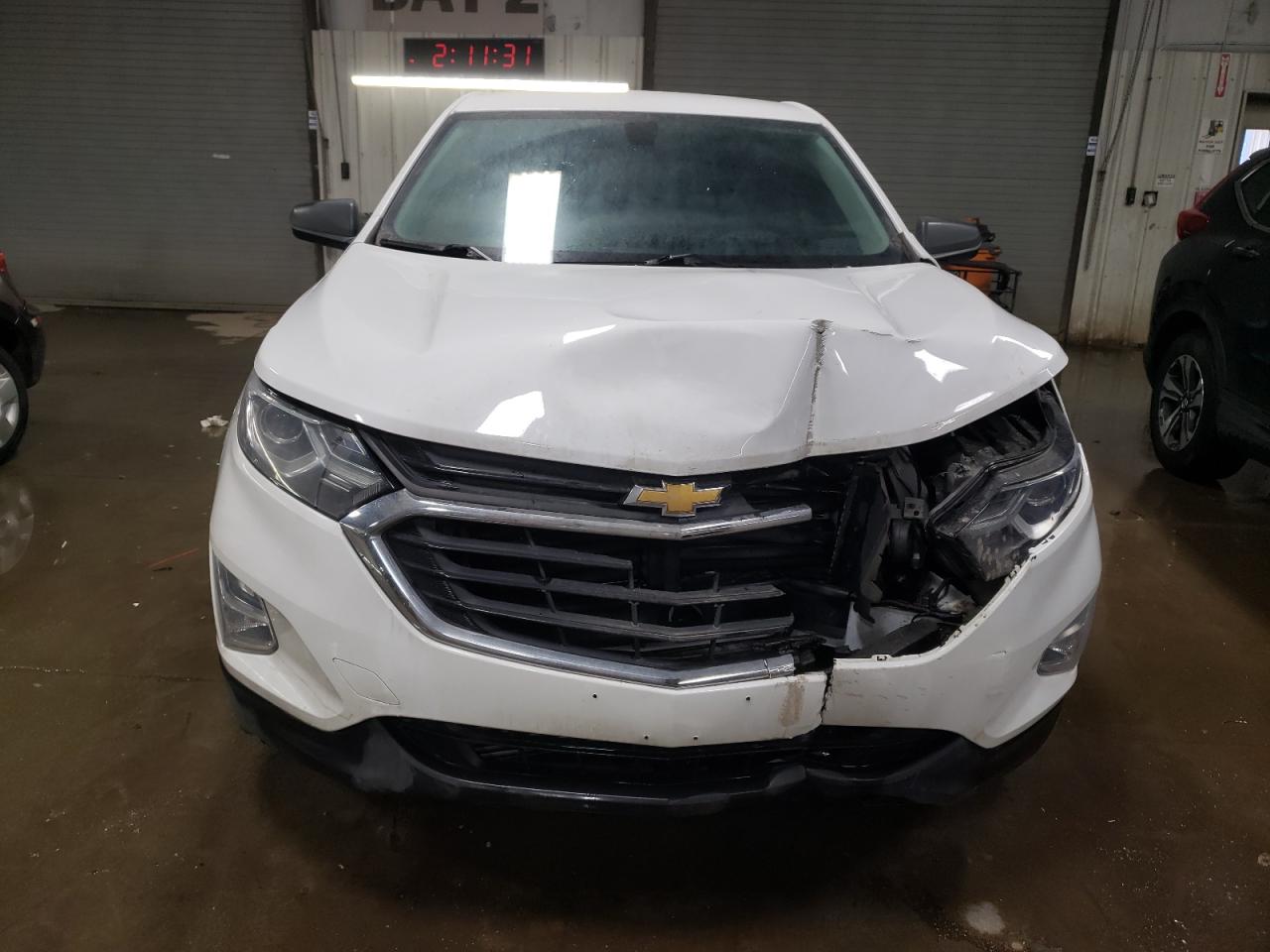 2019 Chevrolet Equinox VIN 2GNAXSEV1K6199884 Copart auction photo, front end damage thumbnail 5
