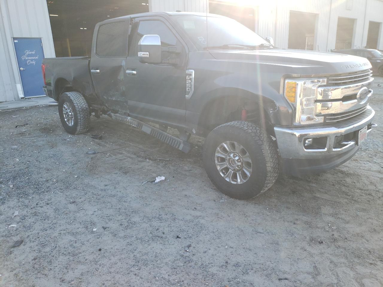 2017 Ford F250 VIN 1FT7W2B68HEE61603 Copart auction photo, side / rear end damage thumbnail 4