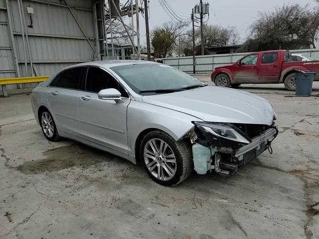 2013 Lincoln MKZ VIN 3LN6L2G92DR818168 Copart auction photo, front end / minor dent/scratches damage thumbnail 11