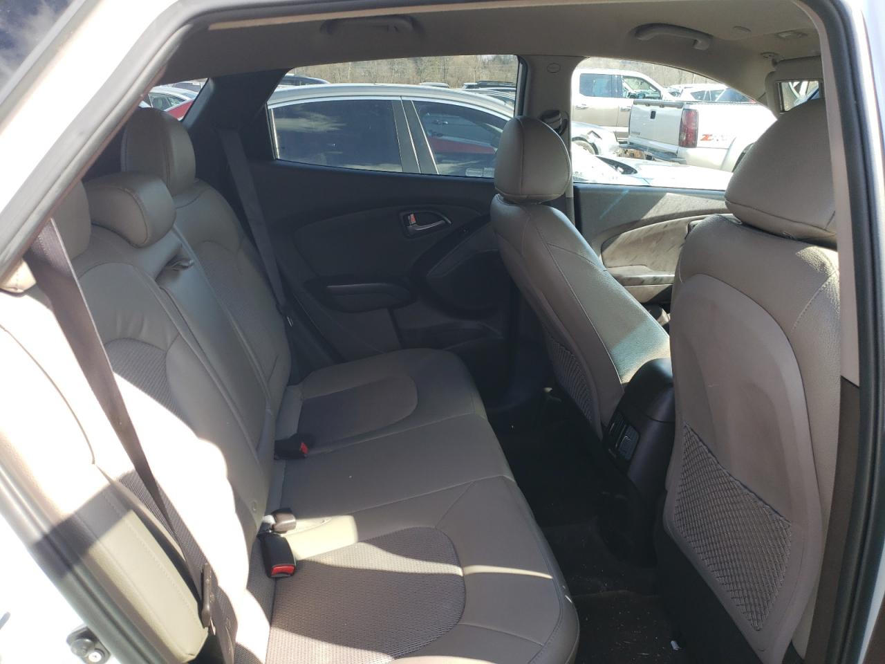 2015 Hyundai Tucson VIN KM8JUCAGXFU050150 Copart auction photo, mechanical / minor dent/scratches damage thumbnail 10