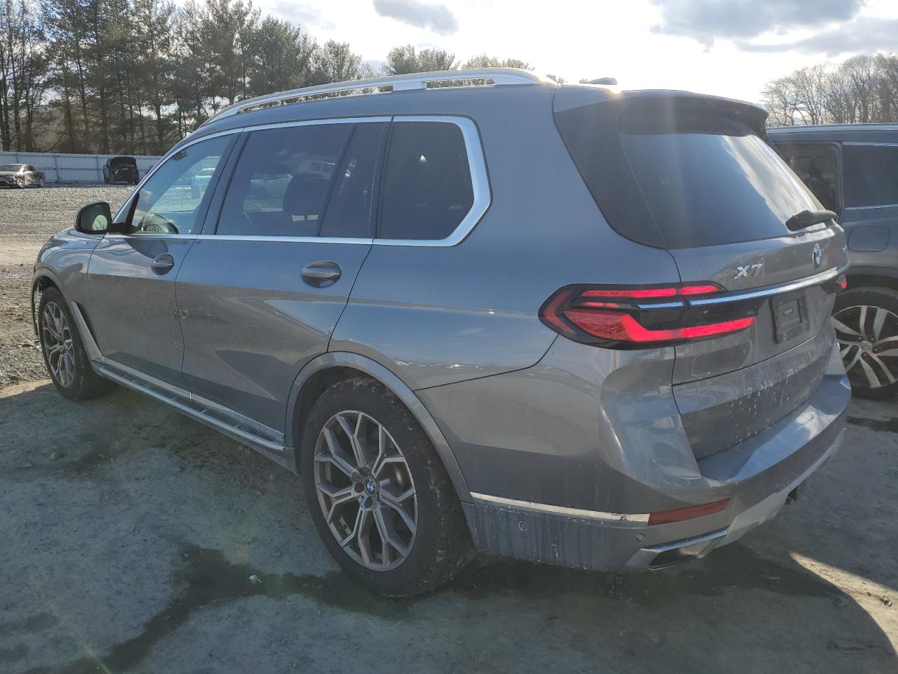 2023 BMW X7 VIN 5UX23EM08P9P07262 Copart auction photo, front end damage thumbnail 2
