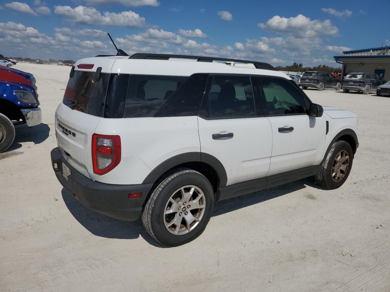 2022 Ford Bronco VIN 3FMCR9A67NRD41165 Copart auction photo, water/flood damage thumbnail 3
