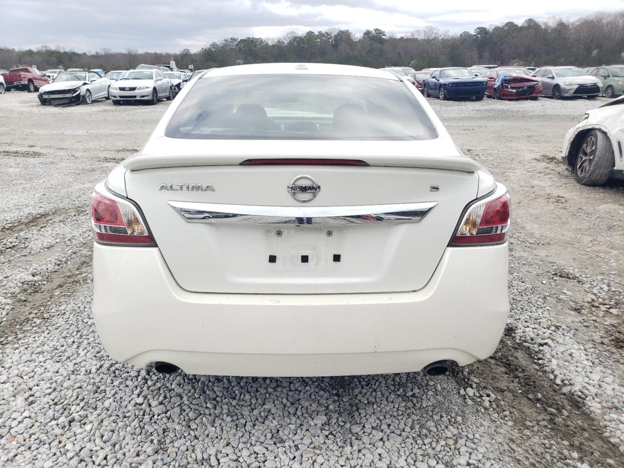 2015 Nissan Altima VIN 1N4AL3AP0FN354370 Copart auction photo, front end / minor dent/scratches damage thumbnail 6