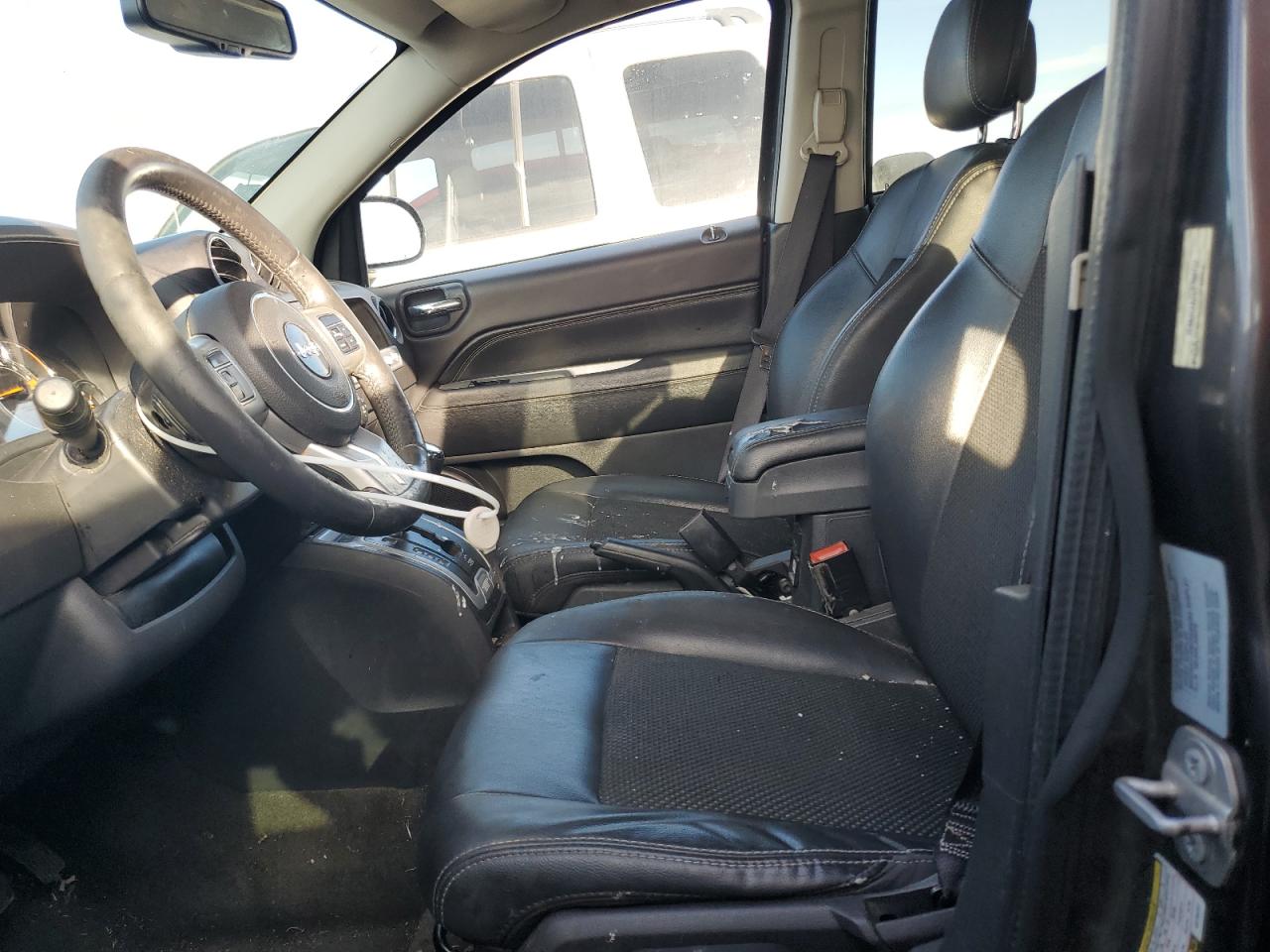 2016 Jeep Compass VIN 1C4NJCEA2GD769737 Copart auction photo, front end damage thumbnail 7