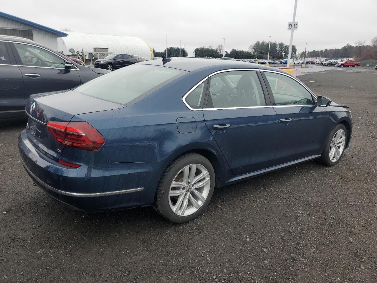 2018 Volkswagen Passat VIN 1VWBA7A31JC050894 Copart auction photo, front end / minor dent/scratches damage thumbnail 3