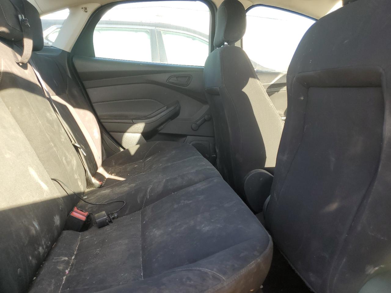 2016 Ford Focus VIN 1FADP3E24GL392360 Copart auction photo, rear end damage thumbnail 10