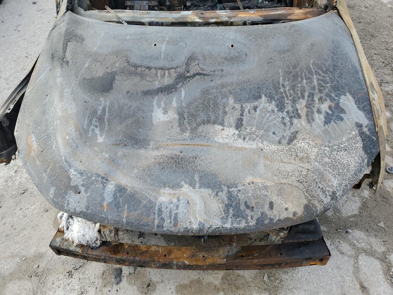 2010 Ford Fusion VIN 3FAHP0HA3AR410942 Copart auction photo, burn damage thumbnail 11