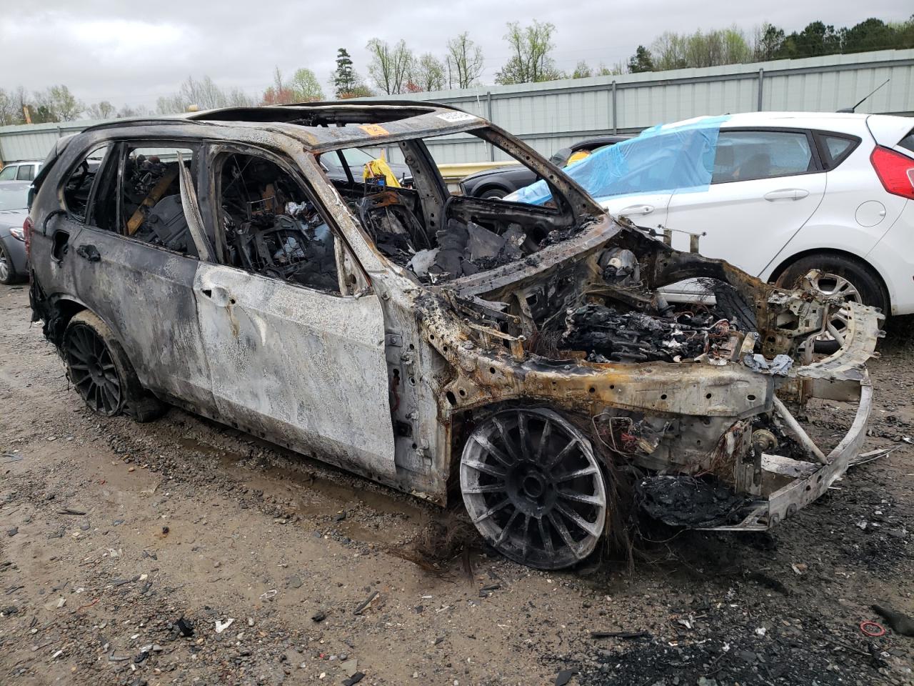 2017 BMW X5 VIN 5UXKS4C3XH0U04580 Copart auction photo, burn damage thumbnail 4
