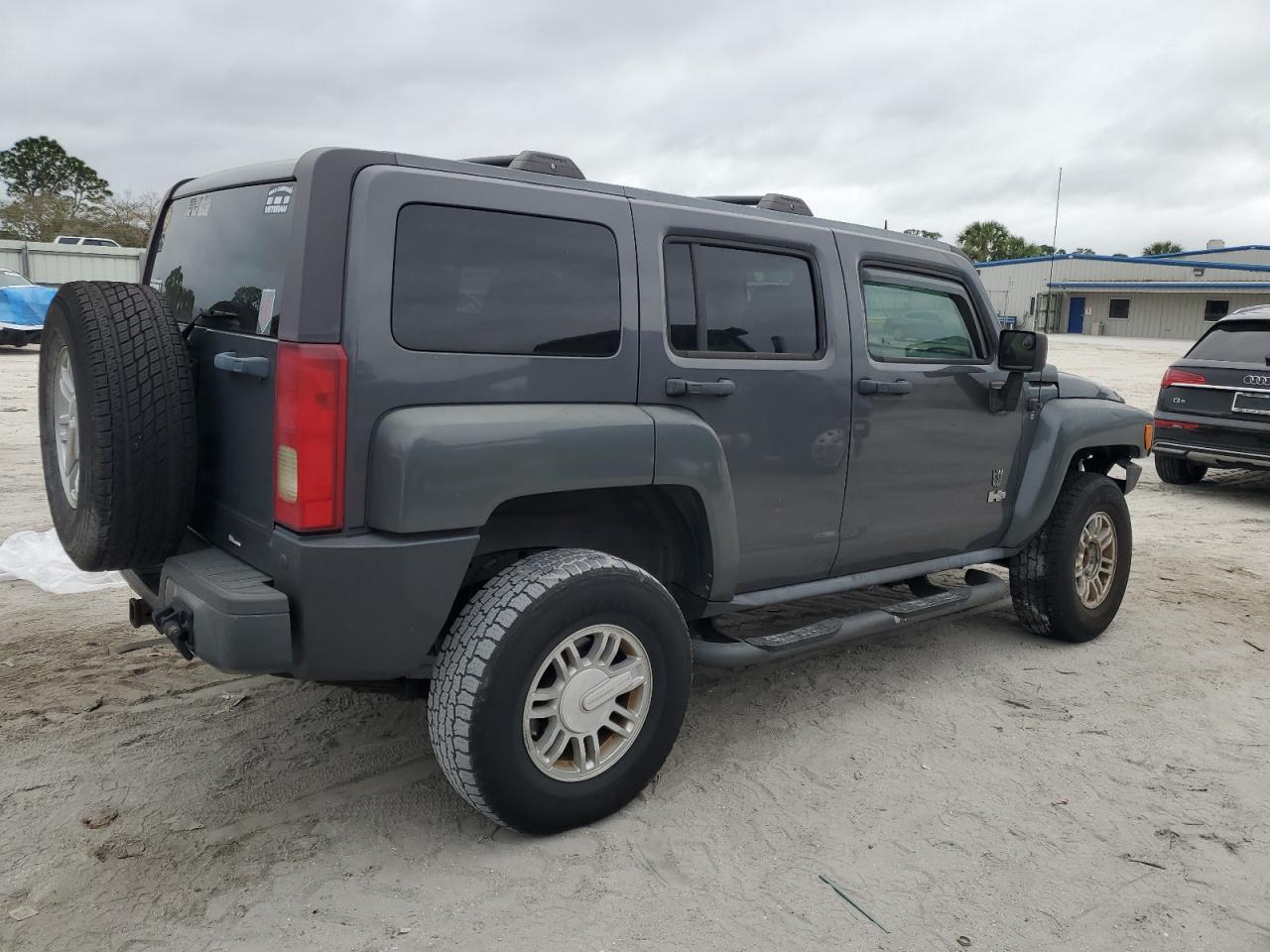2008 Hummer H3 VIN 5GTEN13E188134204 Copart auction photo, front end / minor dent/scratches damage thumbnail 3