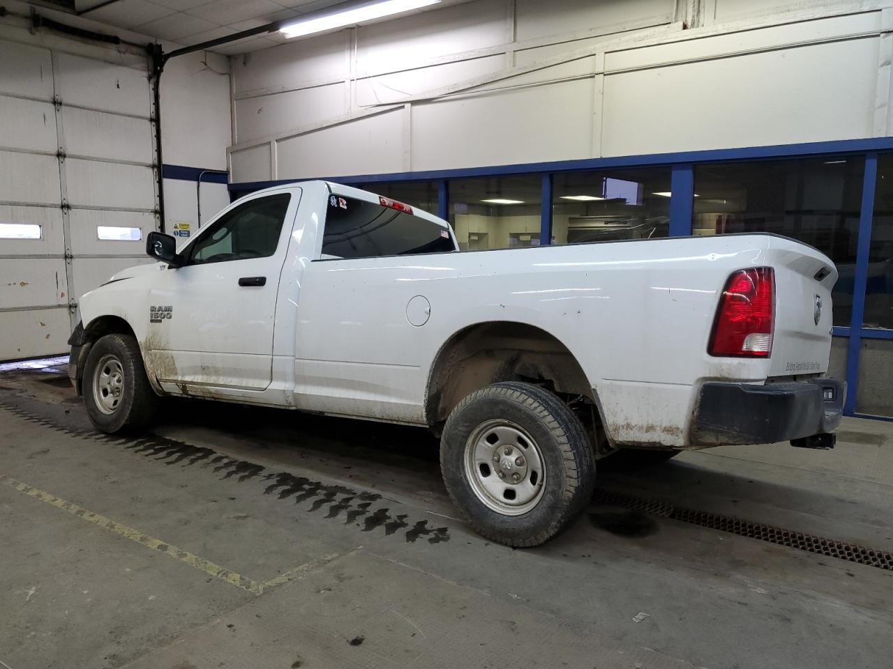 2020 RAM 1500 VIN 3C6JR7DG8LG211237 Copart auction photo, front end / side damage thumbnail 2