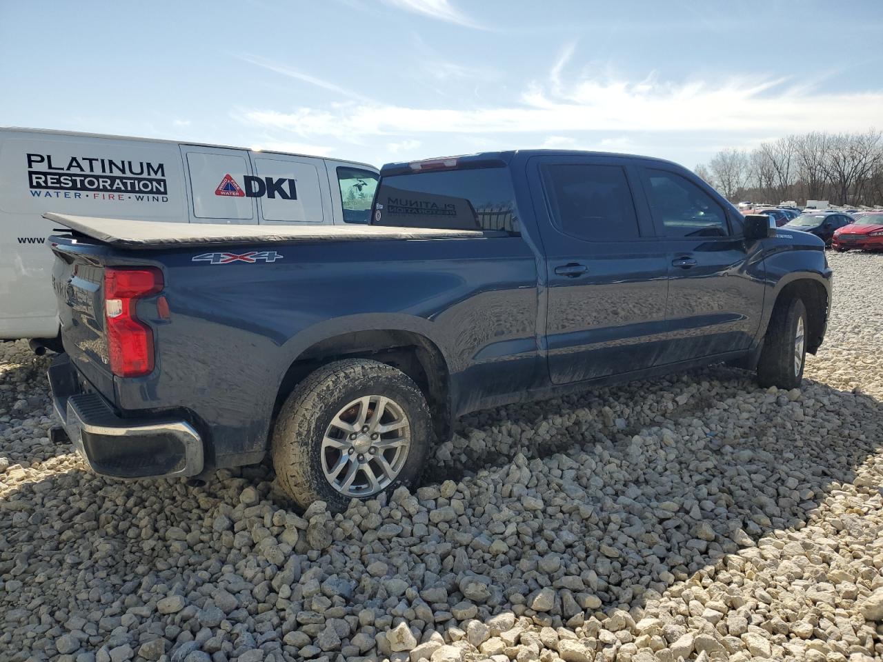 2021 Chevrolet Silverado VIN 1GCUYDET8MZ264959 Copart auction photo, rear end / side damage thumbnail 3