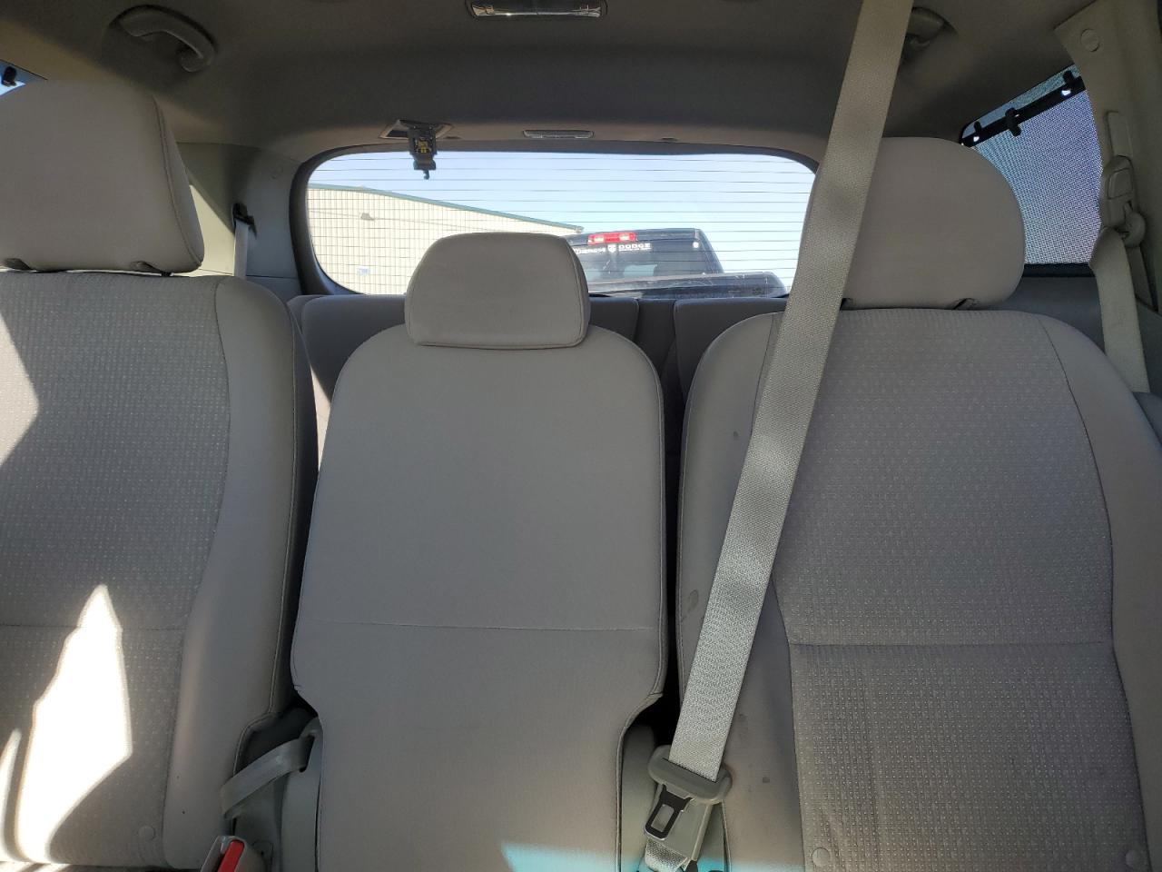2018 KIA Sedona VIN KNDMB5C10J6388357 Copart auction photo, hail / minor dent/scratches damage thumbnail 10