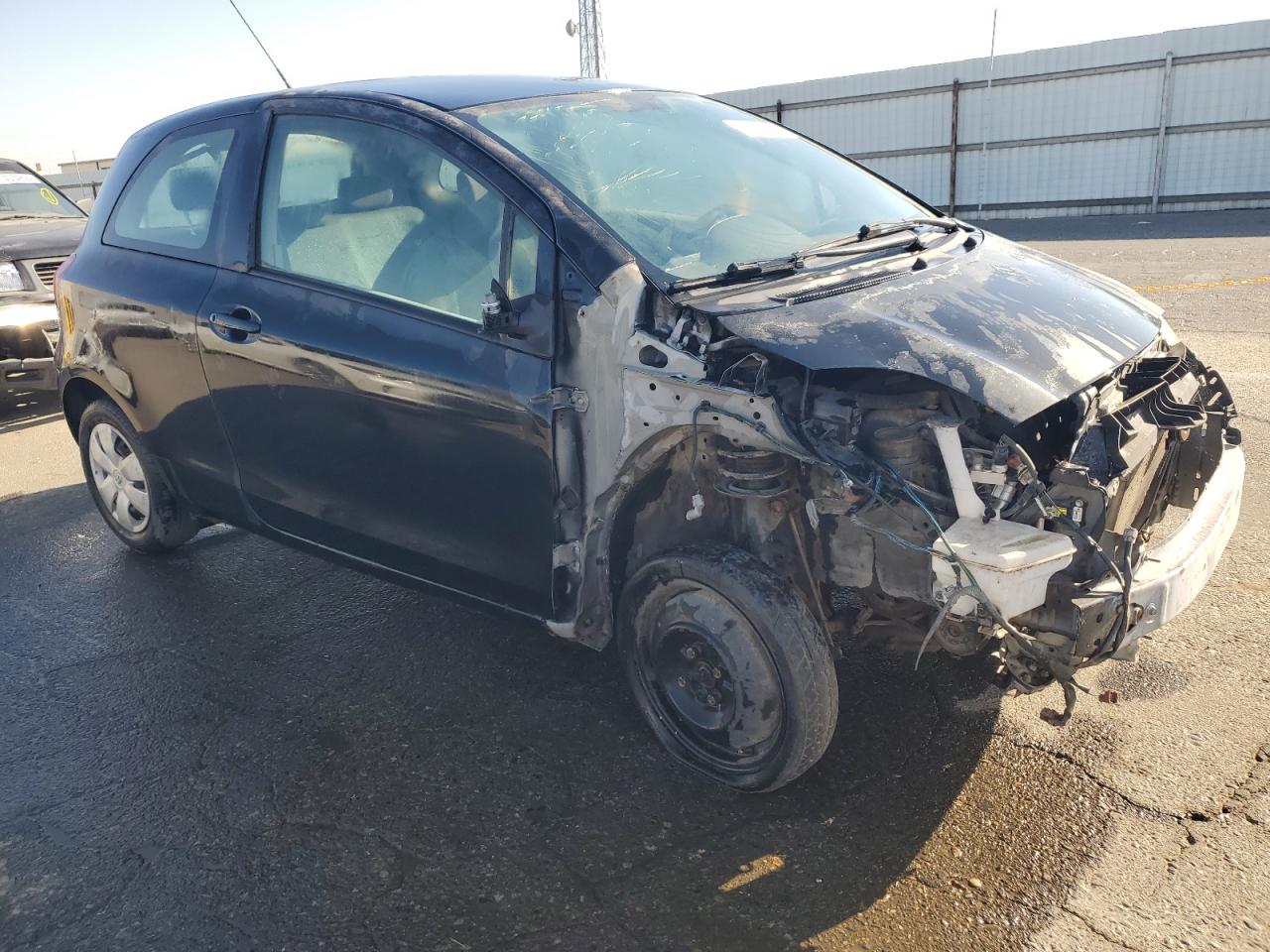 2008 Toyota Yaris VIN JTDJT923385173971 Copart auction photo, front end damage thumbnail 4