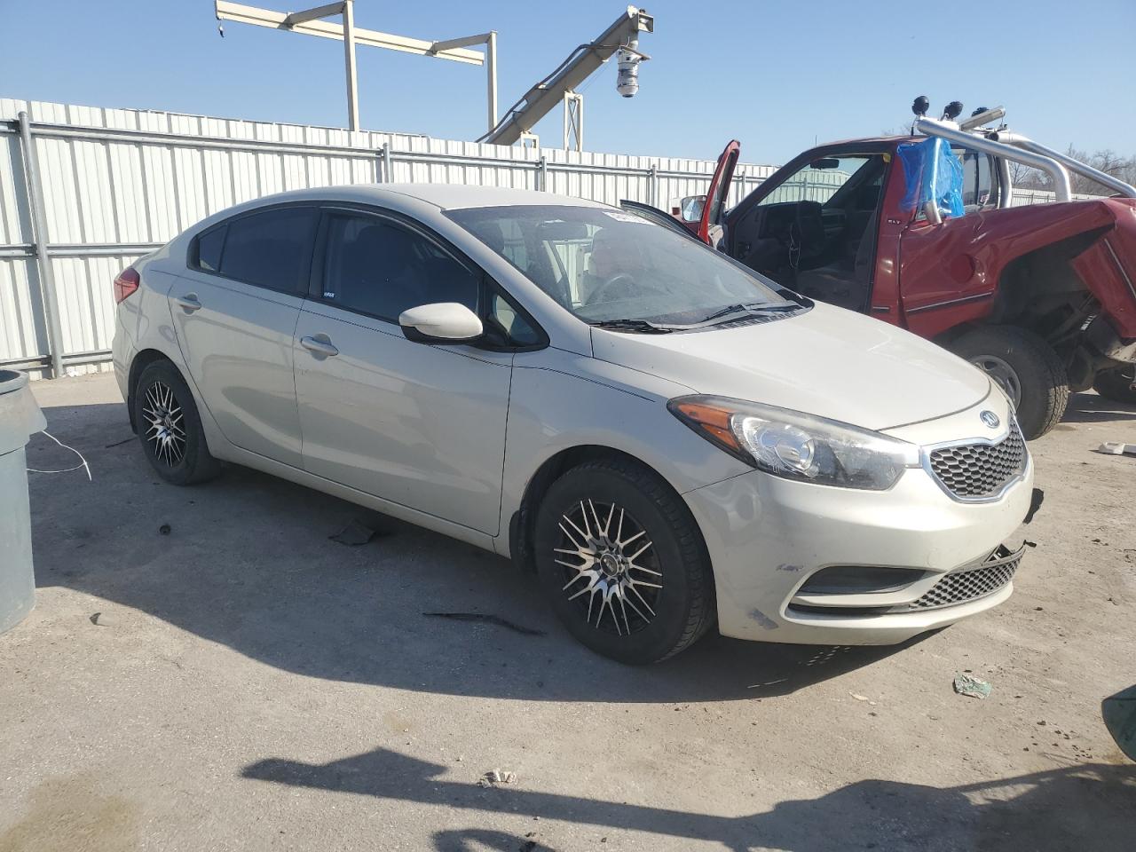 2015 KIA Forte VIN KNAFK4A6XF5331871 Copart auction photo, front end damage thumbnail 4
