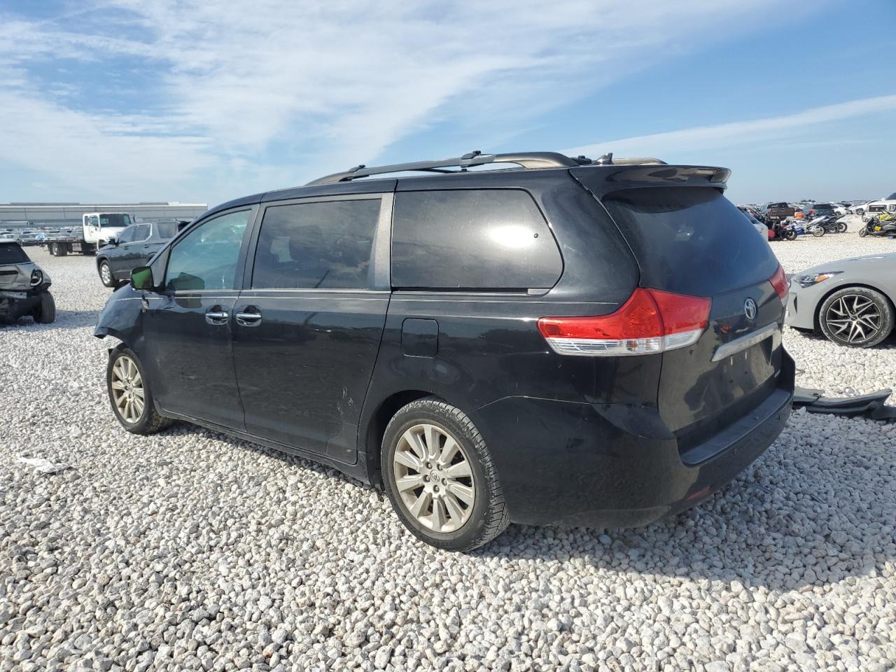 2014 Toyota Sienna VIN 5TDYK3DC4ES413028 Copart auction photo, front end damage thumbnail 2
