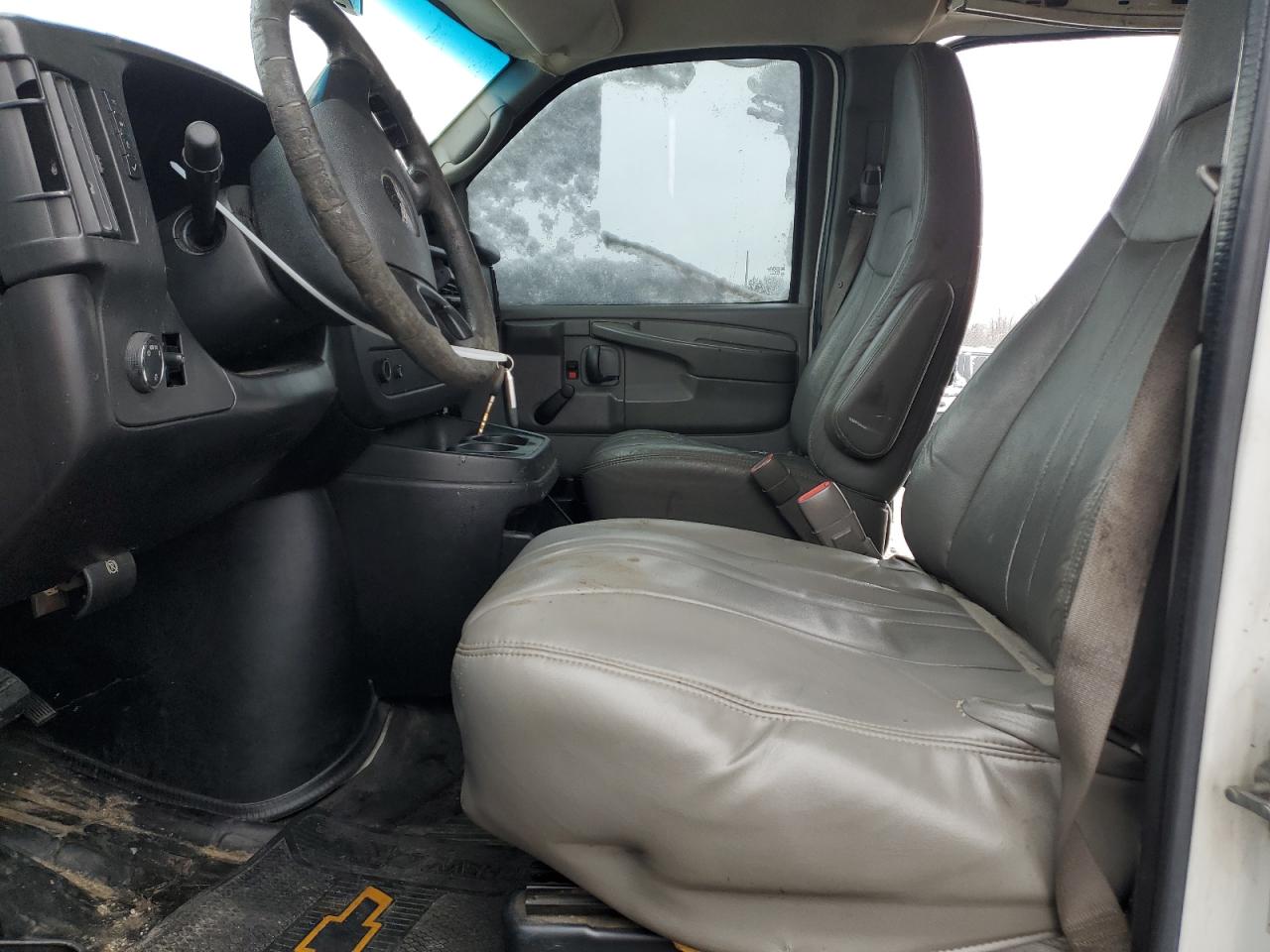 2012 GMC Savana VIN 1GTZ7UBAXC1146808 Copart auction photo, side / rear end damage thumbnail 7