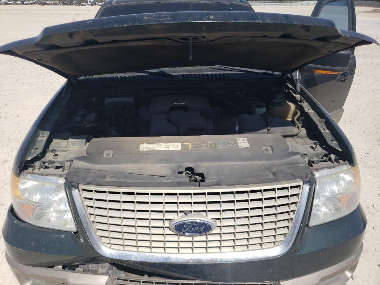 2004 Ford Expedition VIN 1FMFU17LX4LB80110 Copart auction photo, front end / rear end damage thumbnail 13