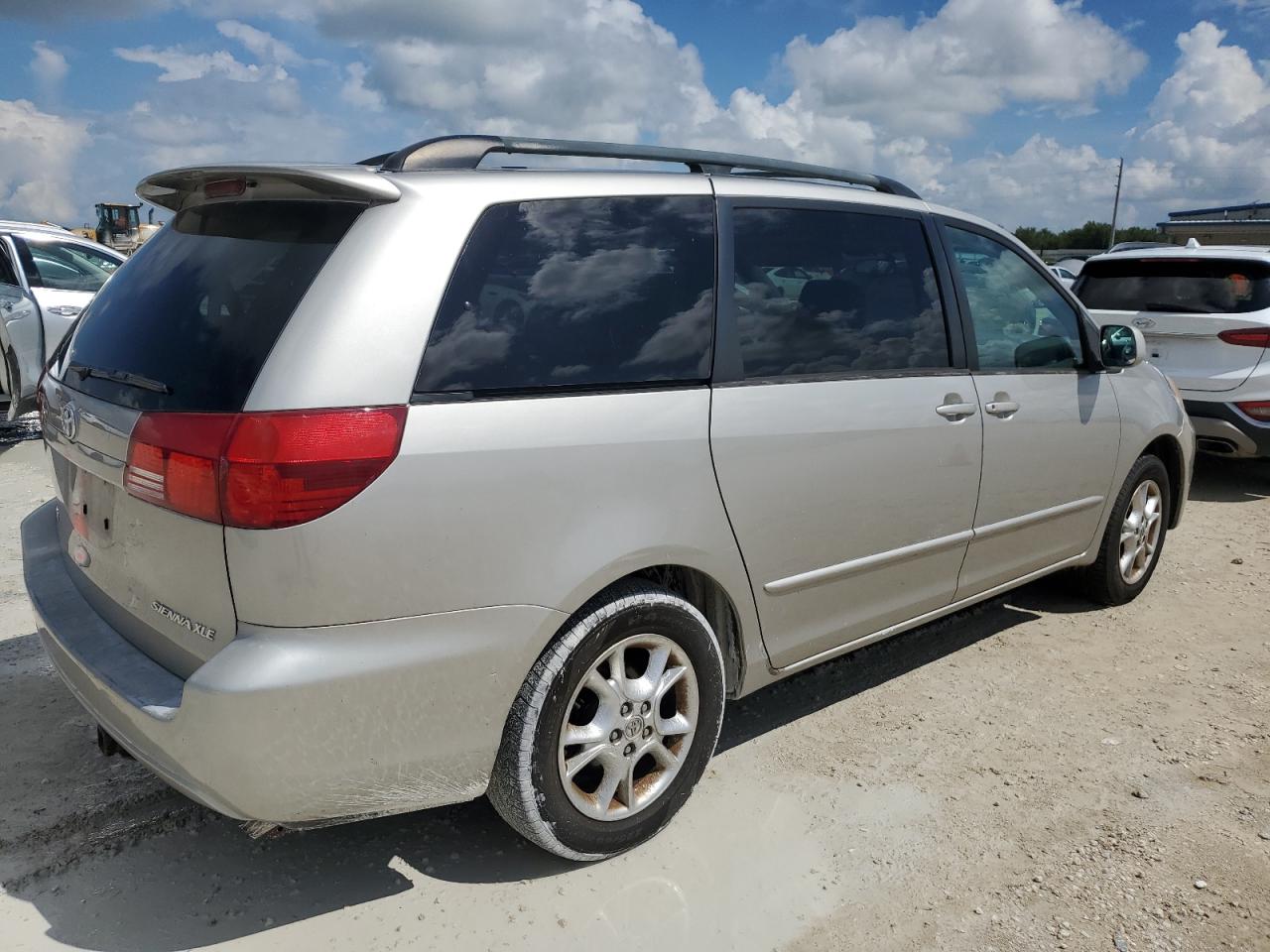 2005 Toyota Sienna VIN 5TDZA22C35S343798 Copart auction photo, water/flood damage thumbnail 3