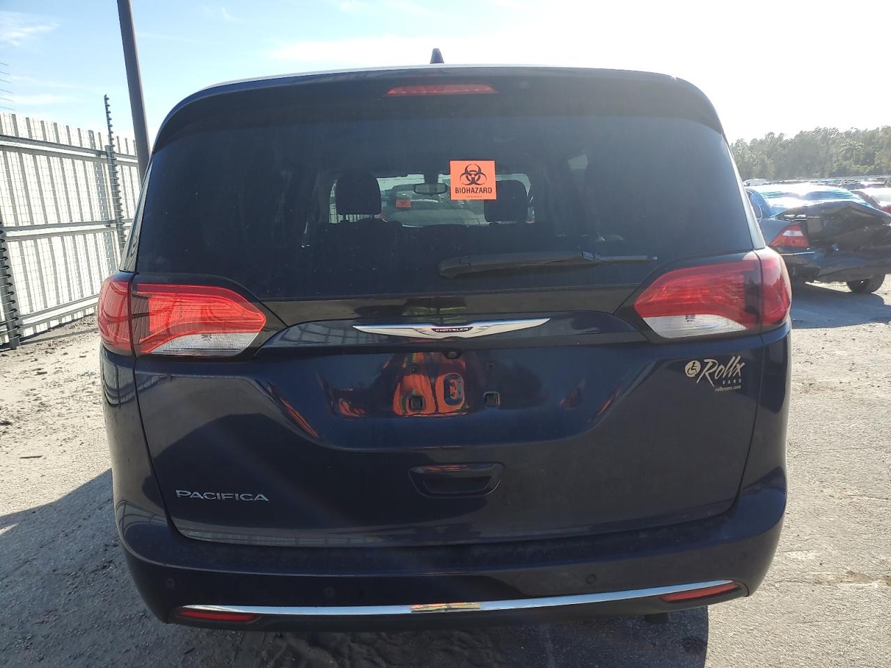 2018 Chrysler Pacifica VIN 2C4RC1FG8JR183292 Copart auction photo, biohazard/chemical damage thumbnail 6
