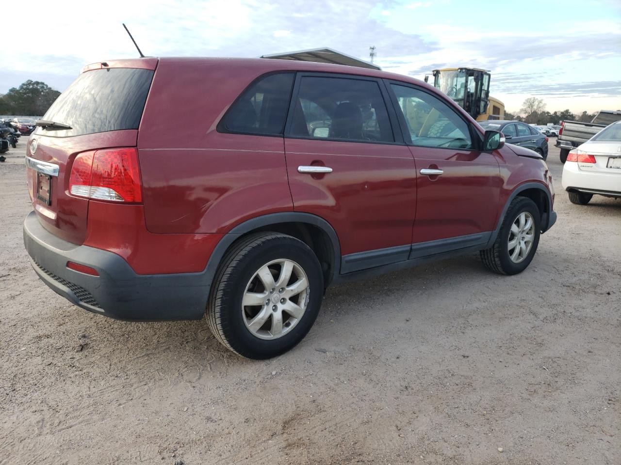 2011 KIA Sorento VIN 5XYKT3A15BG089019 Copart auction photo, front end damage thumbnail 3