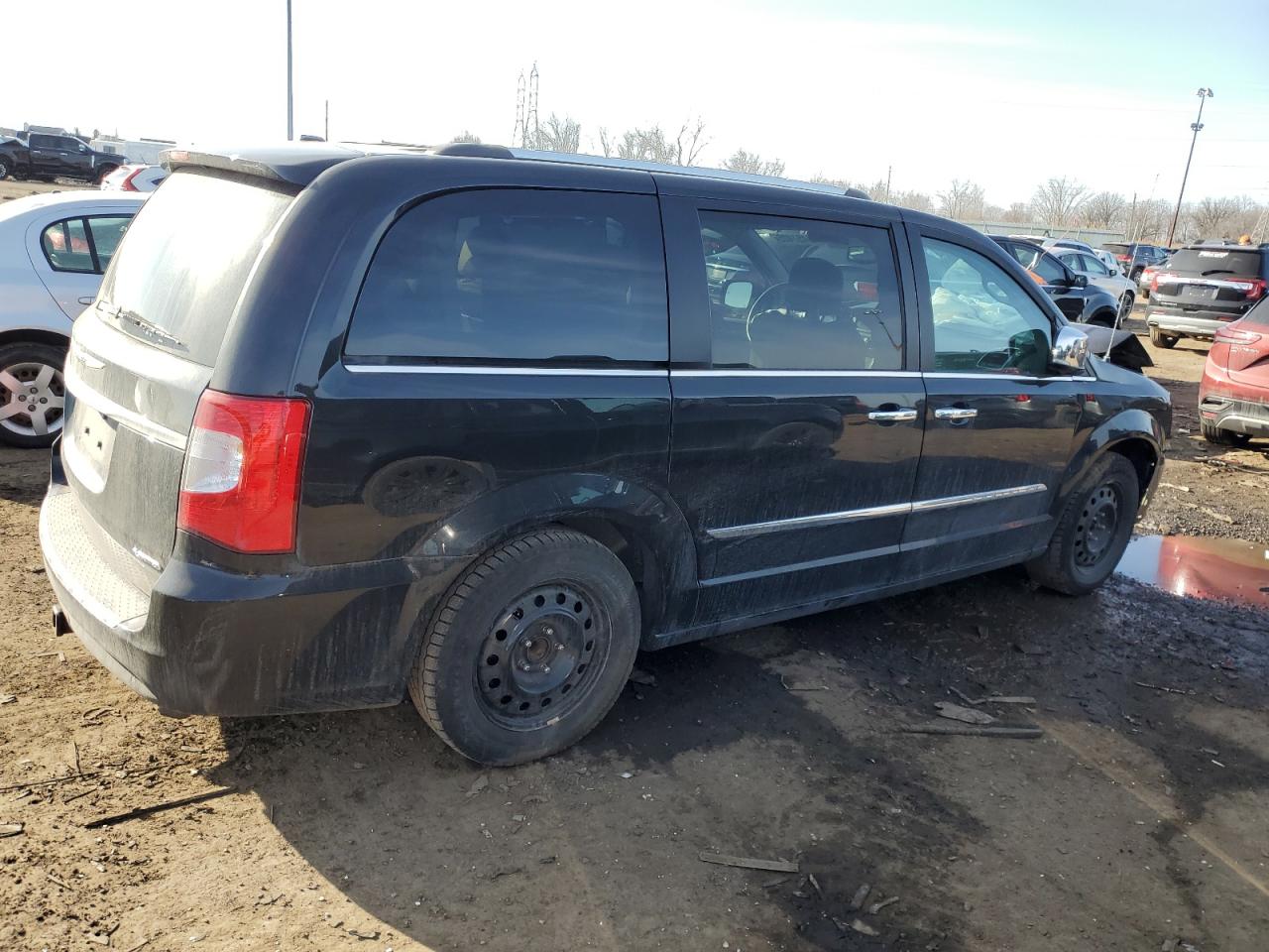 2013 Chrysler Town & Country VIN 2C4RC1GG1DR766970 Copart auction photo, front end damage thumbnail 3