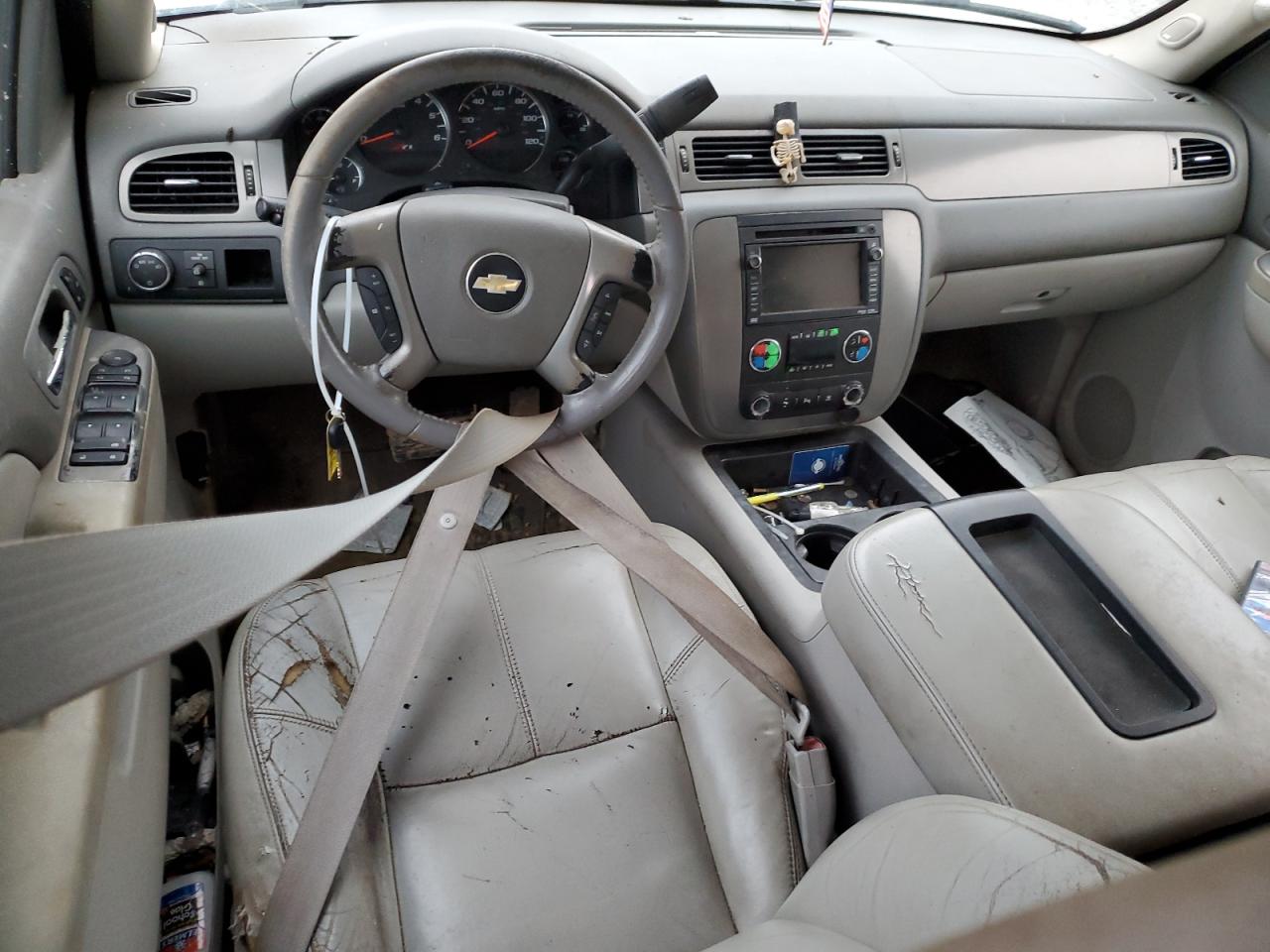 2011 Chevrolet Suburban VIN 1GNSCJE01BR295324 Copart auction photo, rear end damage thumbnail 8