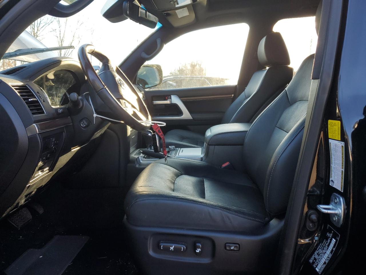 2020 Toyota Land Cruiser VIN JTMCY7AJ4L4088909 Copart auction photo, front end / minor dent/scratches damage thumbnail 7