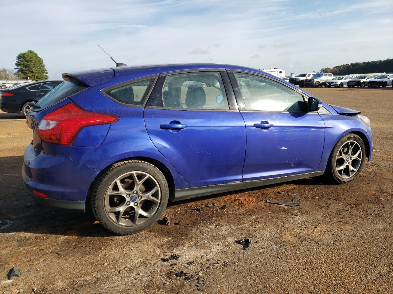 2014 Ford Focus VIN 1FADP3K2XEL332925 Copart auction photo, front end damage thumbnail 3