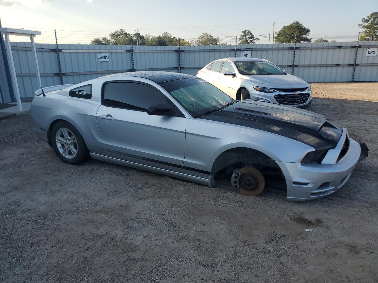 2013 Ford Mustang VIN 1ZVBP8AM9D5263551 Copart auction photo, front end / side damage thumbnail 4