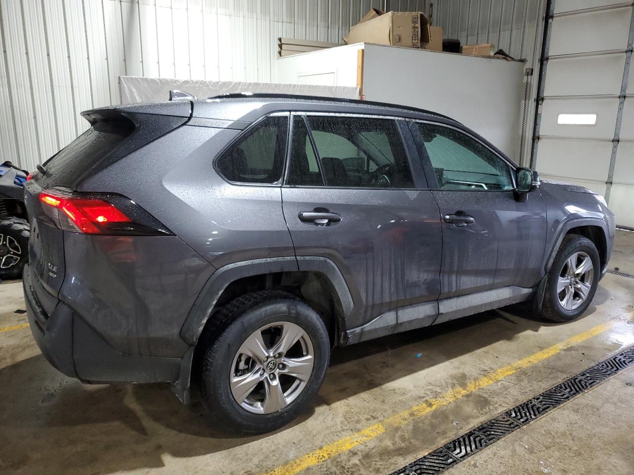 2022 Toyota RAV 4 VIN 2T3P1RFV4NC300308 Copart auction photo, front end / side damage thumbnail 3