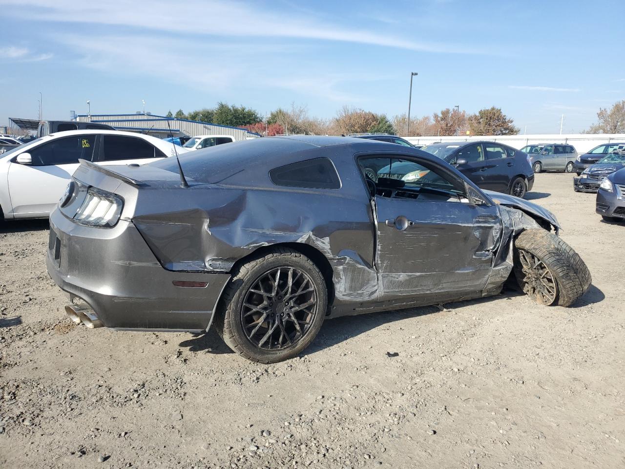 2014 Ford Mustang VIN 1ZVBP8AM1E5263352 Copart auction photo, rollover damage thumbnail 3