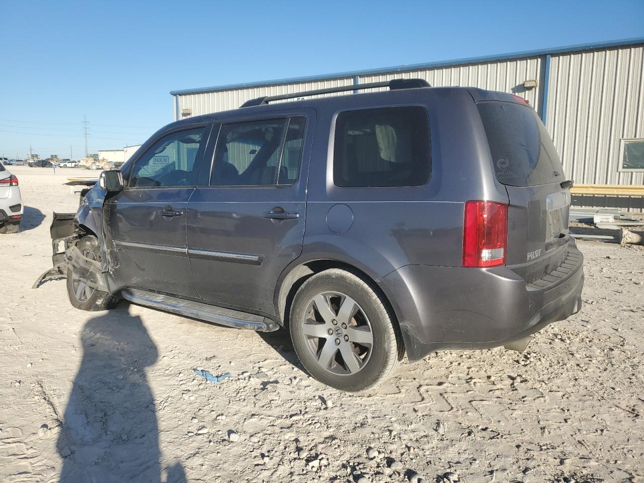2015 Honda Pilot VIN 5FNYF3H97FB016745 Copart auction photo, front end / side damage thumbnail 2