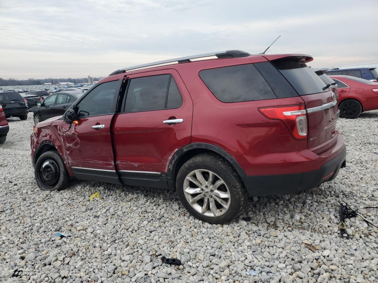 2015 Ford Explorer VIN 1FM5K8D82FGB99269 Copart auction photo, all over damage thumbnail 2
