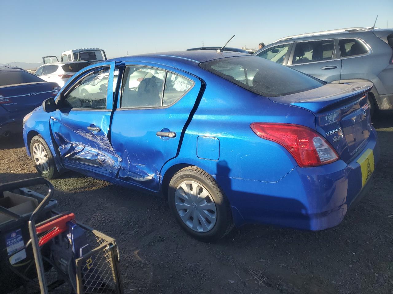 2015 Nissan Versa VIN 3N1CN7AP5FL950890 Copart auction photo, side damage thumbnail 2