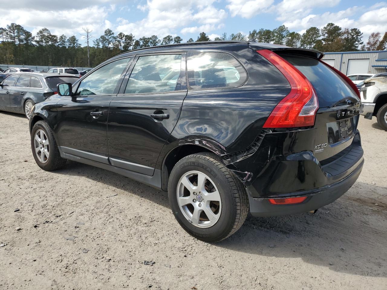 2018 Volvo XC60 VIN LYV102RL7JB118208 Copart auction photo, front end / rear end damage thumbnail 2