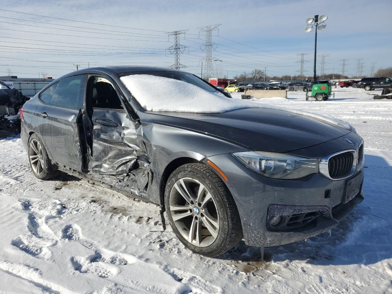 2016 BMW 3er VIN WBA8Z5C58GG501925 Copart auction photo, side / mechanical damage thumbnail 4