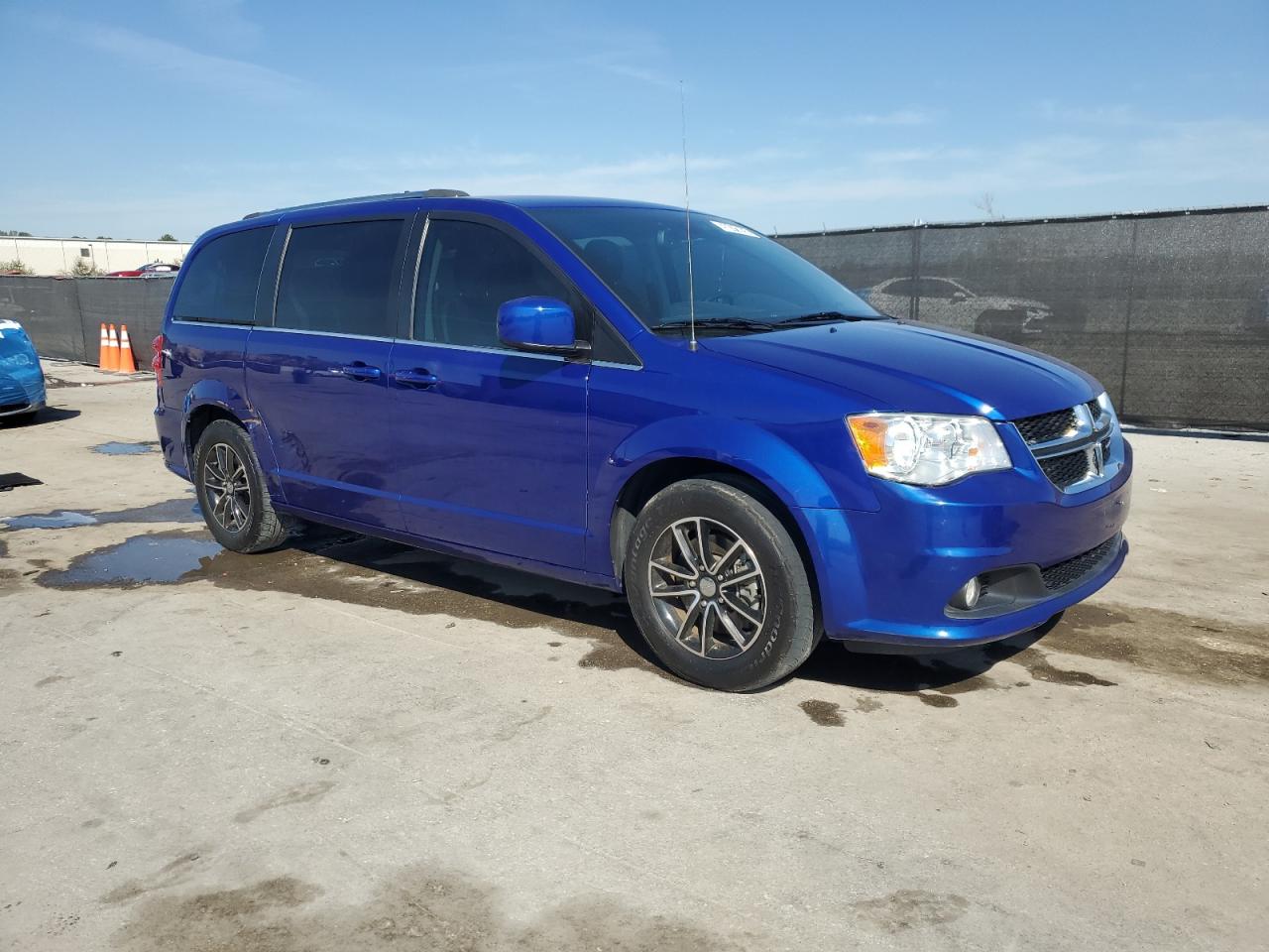 2019 Dodge Caravan VIN 2C4RDGCG4KR712422 Copart auction photo, side damage thumbnail 4