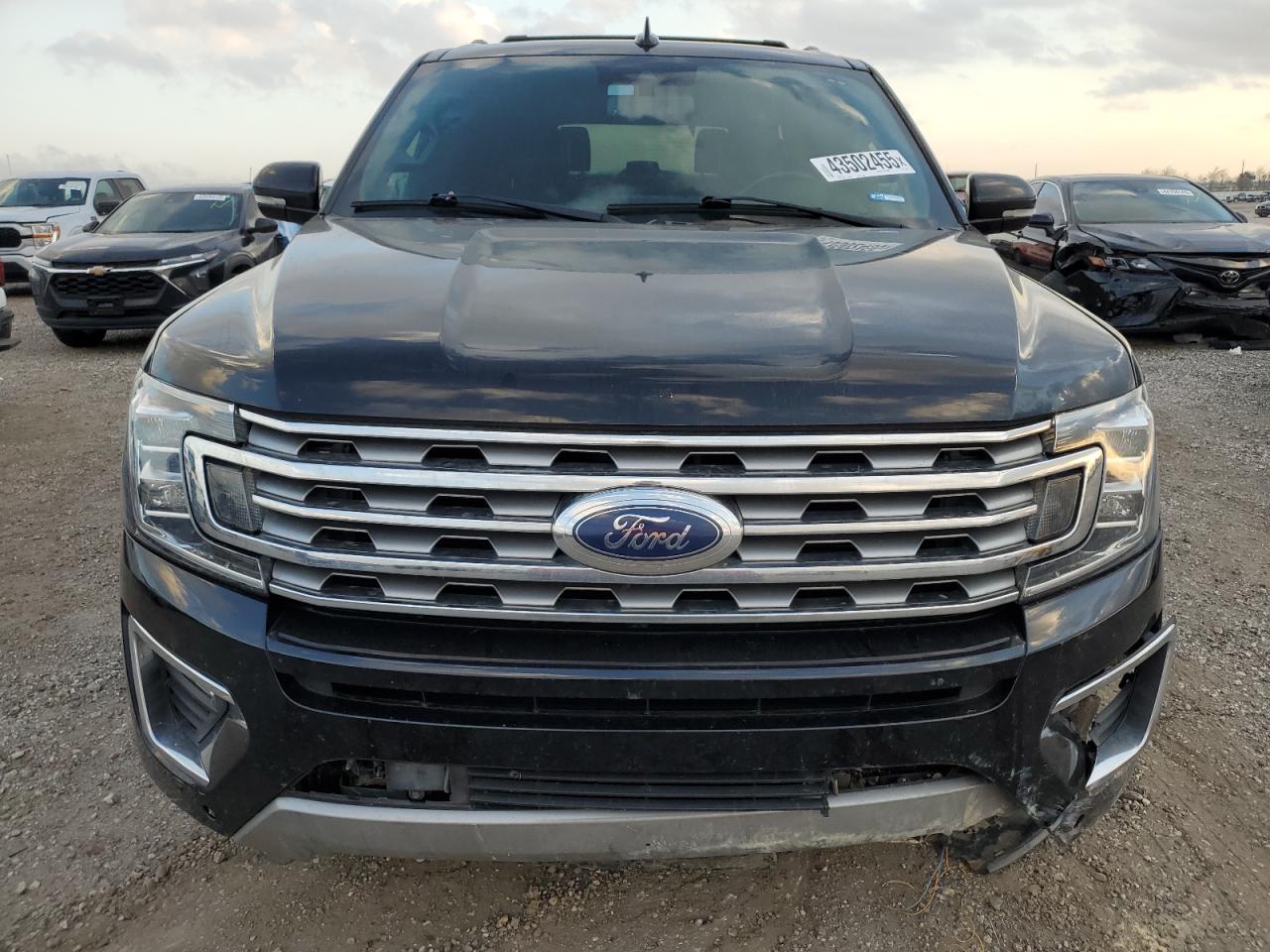 2021 Ford Expedition VIN 1FMJU1KT5MEA74282 Copart auction photo, front end / side damage thumbnail 5