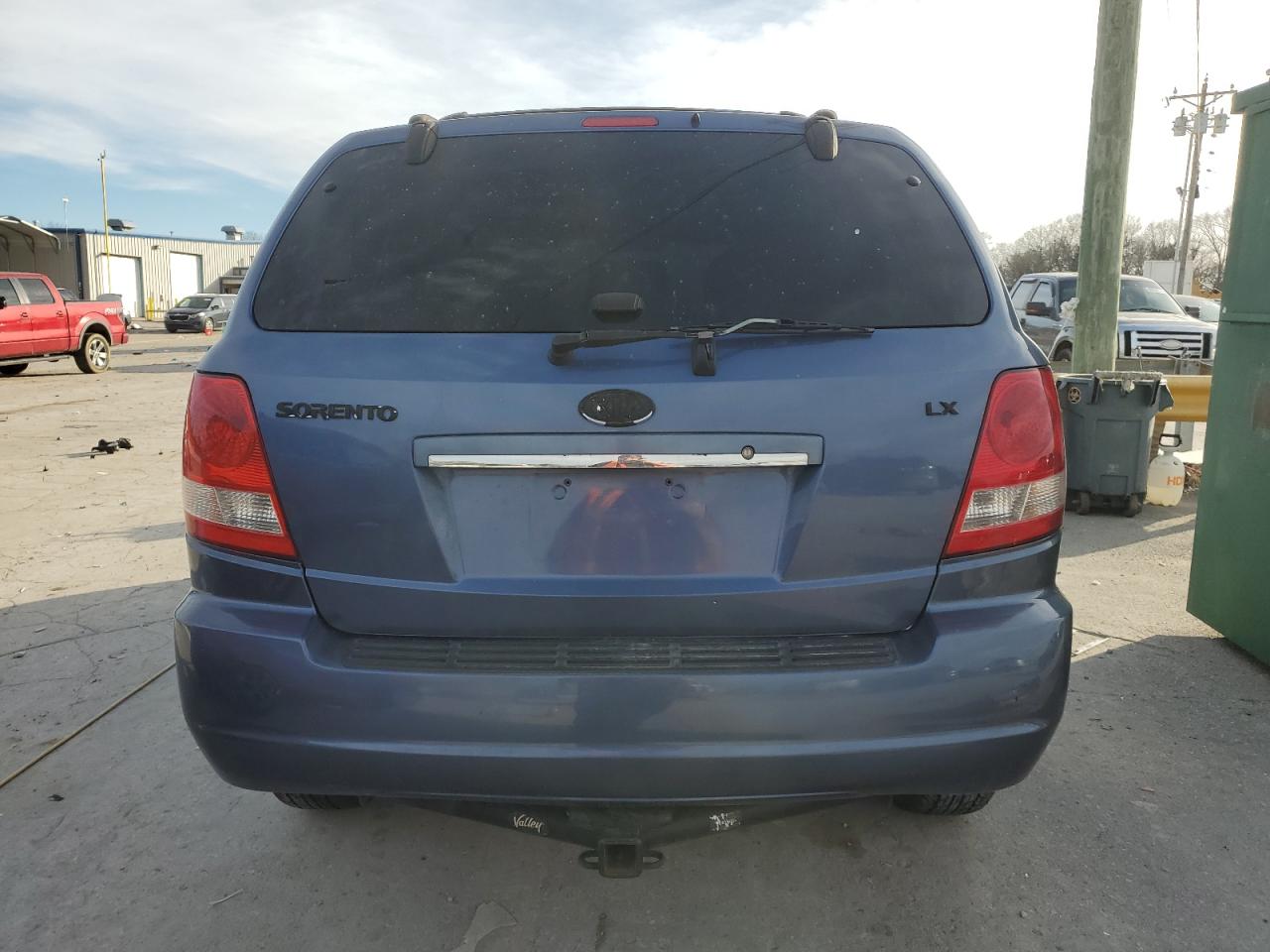 2006 KIA Sorento VIN KNDJD733865613471 Copart auction photo, burn - engine damage thumbnail 6