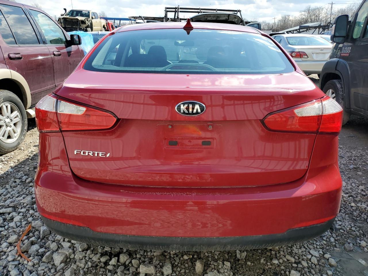 2016 KIA Forte VIN KNAFK4A68G5564956 Copart auction photo, vandalism / minor dent/scratches damage thumbnail 6