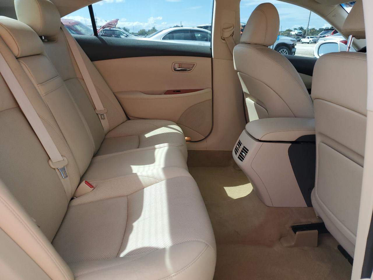 2011 Lexus ES VIN JTHBK1EGXB2455992 Copart auction photo, undercarriage / minor dent/scratches damage thumbnail 10