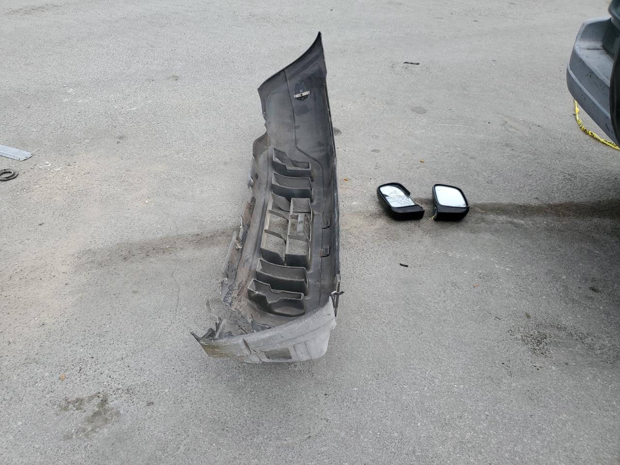 2000 Honda CR-V VIN JHLRD2841YC000200 Copart auction photo, all over damage thumbnail 13