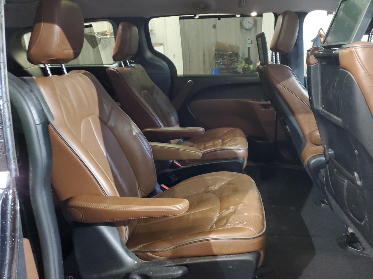 2019 Chrysler Pacifica VIN 2C4RC1N77KR630245 Copart auction photo, front end / minor dent/scratches damage thumbnail 12